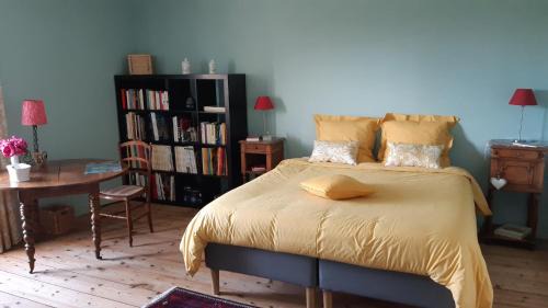 Angouleme Bed & Breakfast | Guest Rated: 9/10 at Les Jardins de la Cathédrale