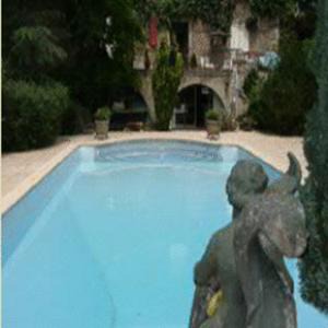 Figeac House | Oceanfront Getaway at Chambres d'hôtes Les Pratges