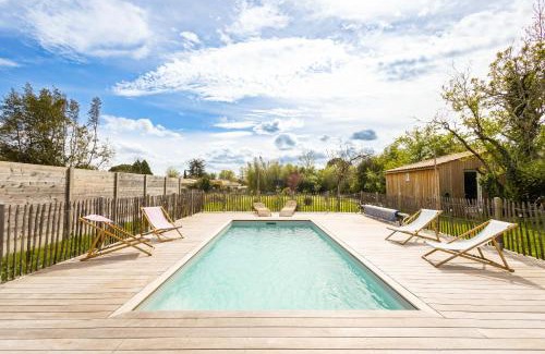 Merignac Bed & Breakfast | Relax at Le Studio Bordelais with Nordic Hot Tub & Pool