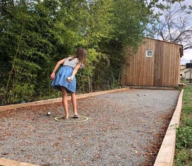 Merignac Bed & Breakfast | Relax at Le Studio Bordelais with Nordic Hot Tub & Pool
