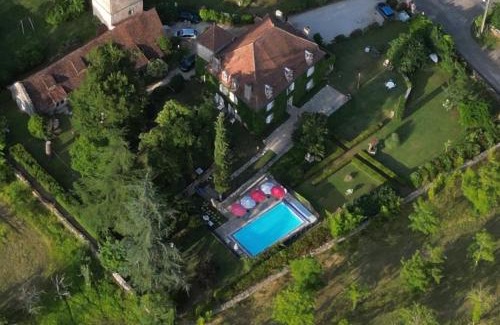 Tour-de-Faure Bed & Breakfast | Discover Maison Redon: Oceanfront Rooms with Pool Access