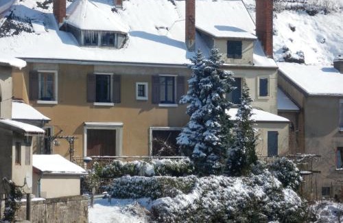 Dun-sur-Meuse Bed & Breakfast | Welcoming Chambres d'hôtes Notre Paradis with Pet-Friendly Perks