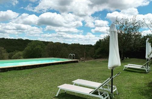 Calvignac Bed & Breakfast | Inviting Chambres d'hôtes Pech Blanc with Oceanfront Pool