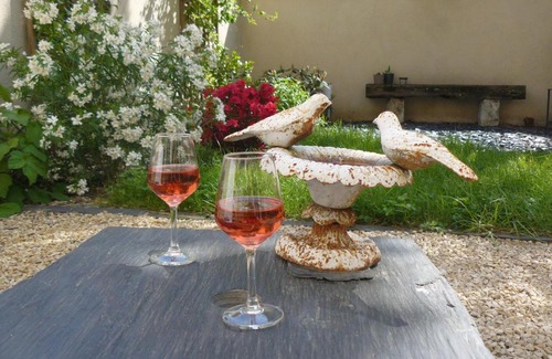 Bourgueil House | Discover Comfort at Chambres d'Hôtes Rue du Poids