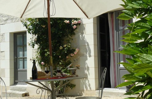 Bourgueil House | Discover Comfort at Chambres d'Hôtes Rue du Poids