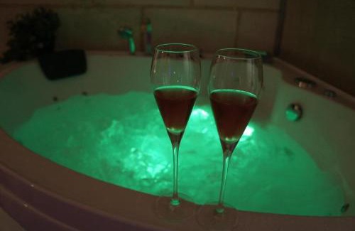 Amboise Bed & Breakfast | Discover Troglodyte Rooms at Le Clos de L'Hermitage
