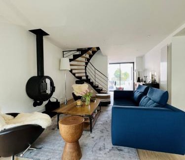 Larmor-Plage Bed & Breakfast | Beachfront Retreat at Chambres d'hôtes Ty Embruns