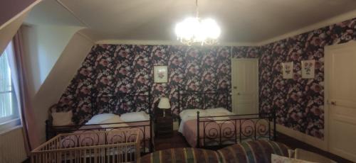 Bessines-sur-Gartempe Bed & Breakfast | Guest Rated: 9.1 at Chambres d'Hôtes-Château Constant