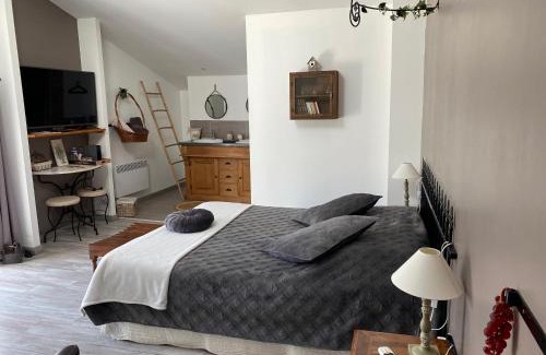 Cazouls-les-Beziers House | Experience La Noria: Top-Rated Oceanfront Getaway