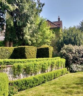 Epiry Bed & Breakfast | Cozy Chambres d'Hotes at La Chandelle with Ocean View