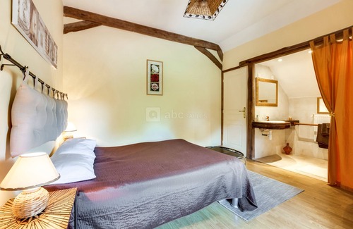 Avaray Bed & Breakfast | Guest Rated: 9.2 at Chambres d'hotes Domaine de l'Isle