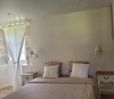 Vaillac Bed & Breakfast | Discover Domaine de Feneyrol: Oceanfront Retreat Awaits