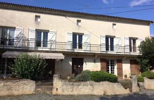 Courpiac House | Delightful Stay at Chambres d'hotes du Domaine Capiet