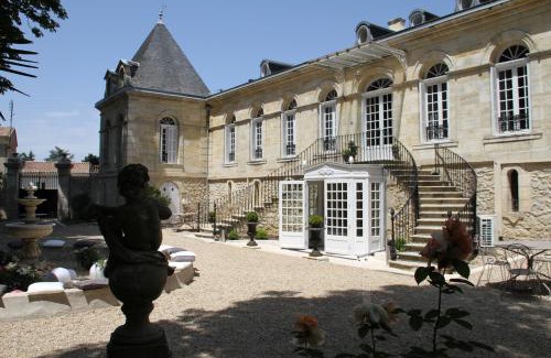 Podensac Bed & Breakfast | Oceanfront Retreat: Chambres d'Hotes La Chartreuse des Eyres
