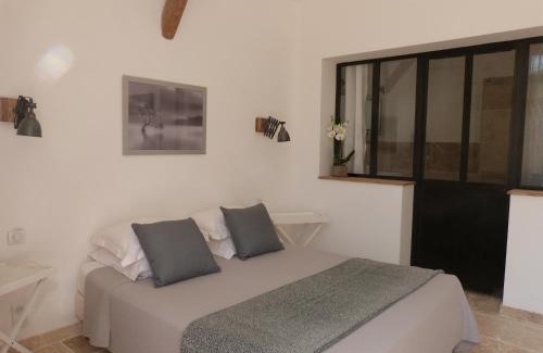 Esclauzels Bed & Breakfast | Oceanfront Escape at Chambres d'hotes Le Plassalou - 9.1/10