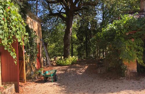 Sainte-Alvere Bed & Breakfast | Guest Favorite: Chambres d'hotes Les Coustilles Awaits