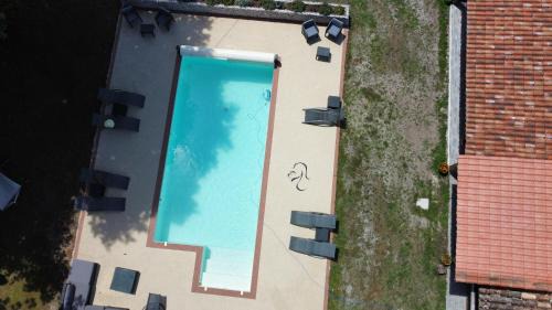 Captieux House | Oceanfront Escape: VILLA CAPSYLVAINE with Pool & Dining