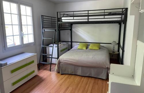Saint-Mars-la-Briere Bed & Breakfast | Chambres dans maison avec piscine toboggan aquatique et spa