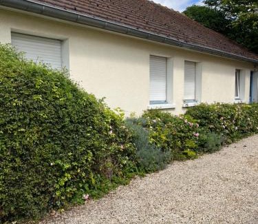 Senlis Bed & Breakfast | Oceanfront Comfort at Chambres de la Nonette - Rated 8.3