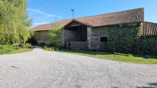 Gourge House | Peaceful Retreat with Restaurant & Family-Friendly Amenities