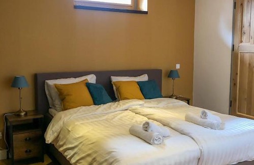 Mazerolles-du-Razes Bed & Breakfast | Experience Comfort at Pax et Amor with Pool and Breakfast