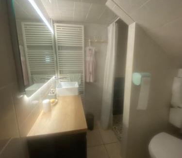 La Souterraine Bed & Breakfast | Oceanfront Rooms at Chambres et Table d'Hôtes Floromel