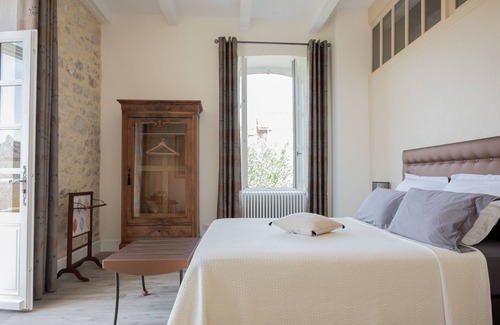 Montcuq Bed & Breakfast | Relax at Chambres d'Hôtes Maison Saint Privat - Rated 9.8