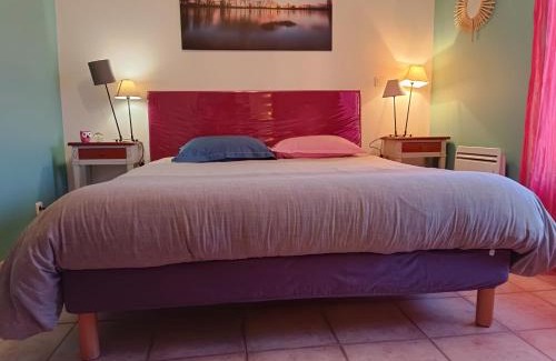 Saint-Paul-Trois-Chateaux House | Oceanfront Retreat at Chambre Tricastine - Pet Friendly & Pool