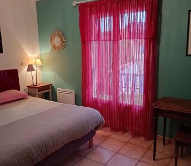 Saint-Paul-Trois-Chateaux House | Oceanfront Retreat at Chambre Tricastine - Pet Friendly & Pool