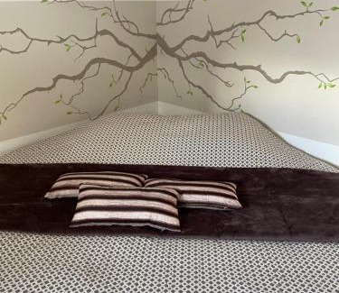 Lesquin House | Child-Friendly Private Rooms Near Lille Lesquin Airport