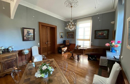Bagneres-de-Bigorre Bed & Breakfast | Kid-Friendly Retreat at Chambres Rue De Lorry - Rated 9.3