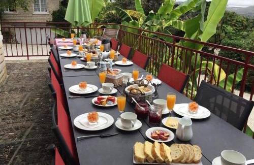 Saint Sozy Bed & Breakfast | Guest Rated 9.4: Enjoy Dining at Chambres Le Pech Grand