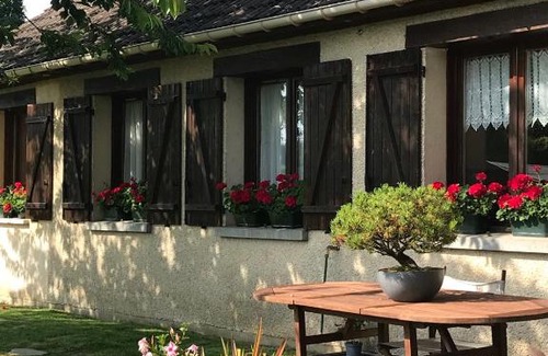 Thuit-Hebert Bed & Breakfast | Cozy Chambre tout confort du Tilleul with Family Amenities