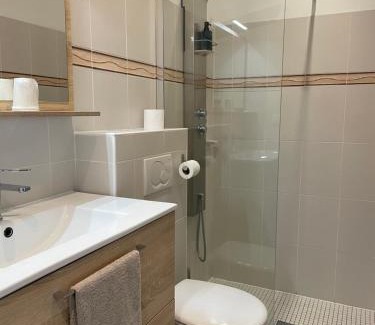 Saint-Jean-Pied-de-Port Bed & Breakfast | Guest Favorite Chambres Zazpiak: Family Rooms with Kitchen