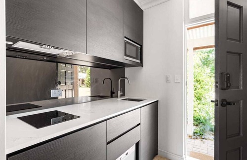 Margaret River House | ChambrxE9 Estate Suite 7 - experience elegant luxury