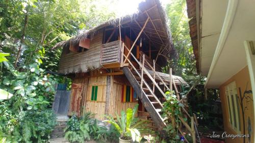 Nalagasdeniya House | Oceanfront Retreat at Chami's Place - Guest Rated 9/10