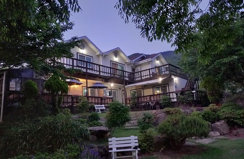 Jecheon Condo | Charming Chamjoeun Pension: Pet-Friendly Lake View Retreat