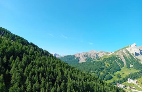 Allos Apartment | Pet-Friendly Getaway at Chamois Tétras Marmotte