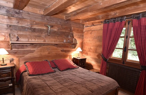 Montroc Ski Chalet | Chamonix authentic savoy chalet 4*, fantastic view Mont Blanc near ski lifts/bus