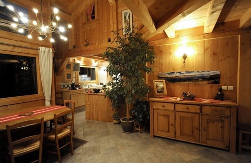 Chamonix-Mont-Blanc Ski Chalet | Chamonix Mont Blanc Chalet with Terrace & Spa Amenities