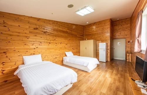 Daecheon-dong Hotel | Inviting Chamonix Resort: Family-Friendly with Delicious Breakfast