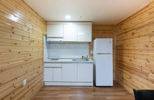 Daecheon-dong Hotel | Inviting Chamonix Resort: Family-Friendly with Delicious Breakfast