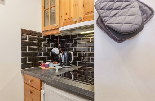 Chamonix City Centre Apartment | Chamonix Sud: Family-Friendly Retreat with Breakfast Included