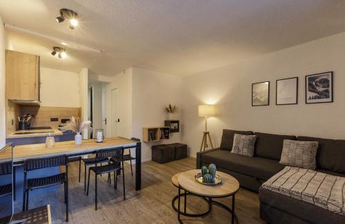 Chamonix City Centre Apartment | Family-Friendly Stay at Chamonix Sud - Jonquilles 209