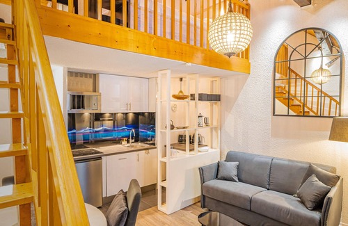 Chamonix City Centre Apartment | Duplex Apartment with Spectacular Mont-Blanc Views