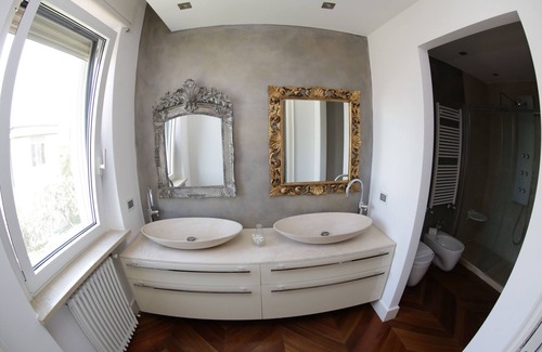 Colombare House | Elegant Champagne Rooms with Dining and Family Amenities