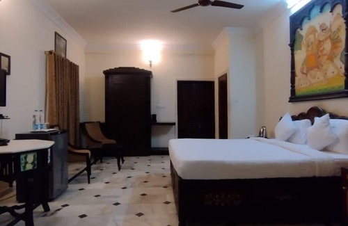 Khodiyar Pura Hotel | Discover Champaner Heritage Resort: 4-Star Retreat Awaits