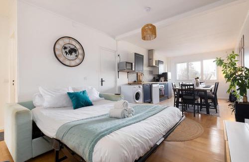 Champigny-sur-Marne Apartment | Family-Friendly 4 Bedroom Apartment with Top Guest Ratings