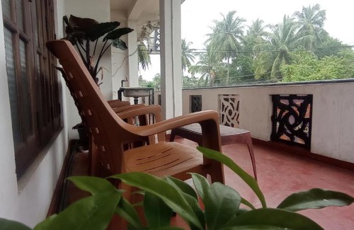 Matale House | Charming Chanaka Inn Guest House: Family and Pet-Friendly Stay