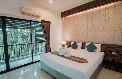 Pa Ngio Hotel | Budget-Friendly Chanalai Resort with Pool and Breakfast